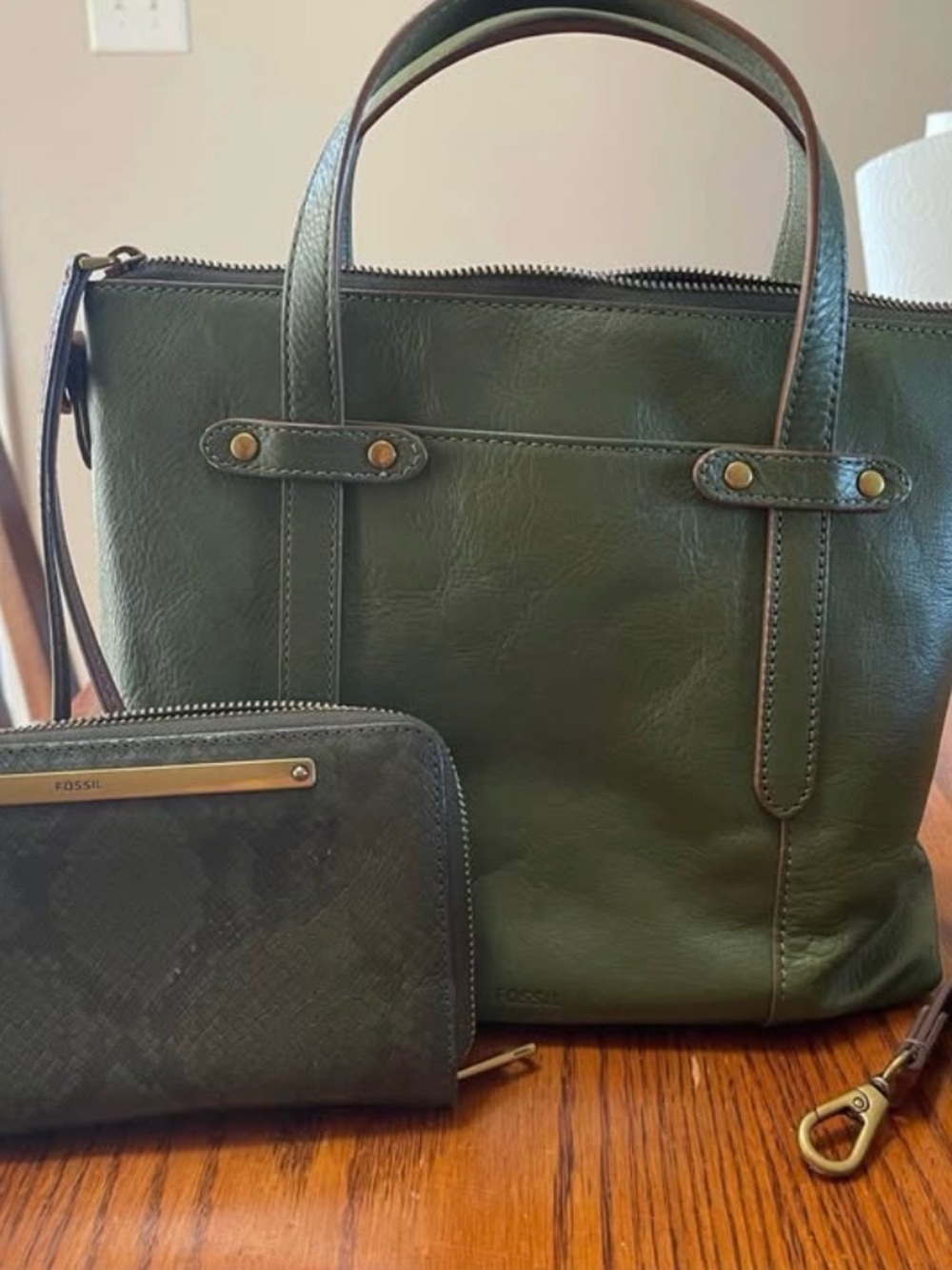 Fossil Dark Green Leather Tote with Matching Zip Wallet